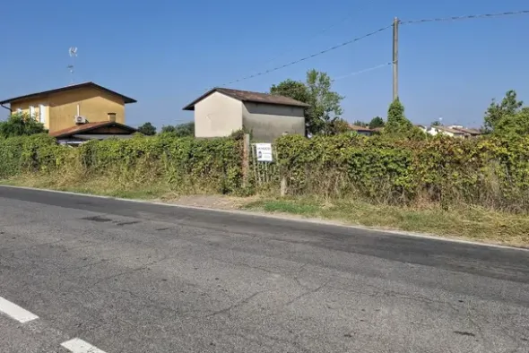 #23010 Appezzamento agricolo con accesso strada