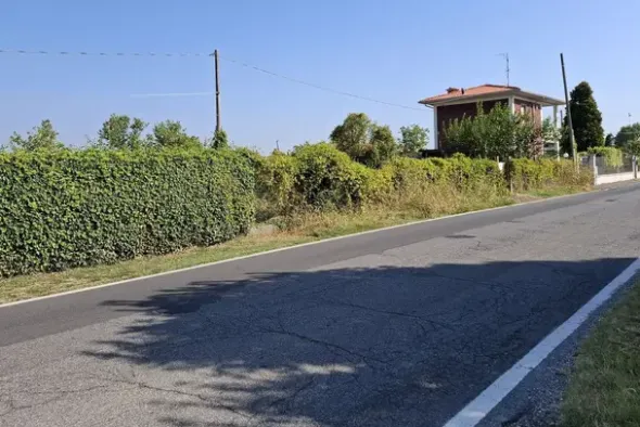 #23010 Appezzamento agricolo con accesso strada