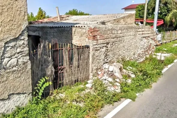 #2519021 Appezzamento di terreno e fabbricati rurali