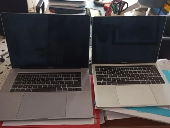 2#8175 Apple Macbook Pro