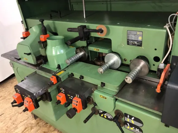 AP930-1255Scorniciatrice Futura Krono S