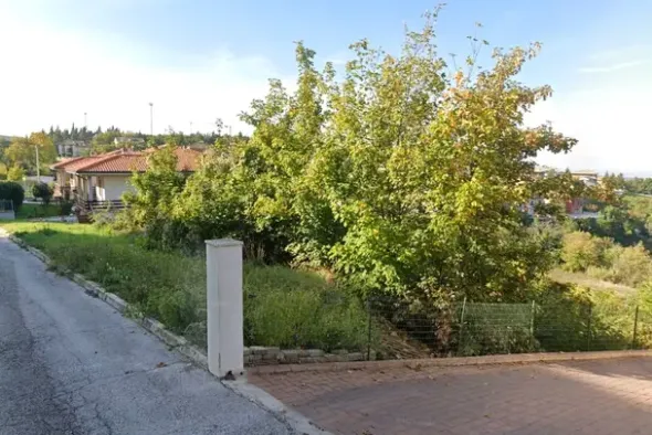 #2515112 Area completamento residenziale su pendio