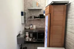 #2638601 Area di rifornimento con negozio e lavaggio