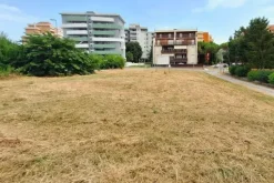 #24078 Area edificabile di 1227 mq in zona residenziale