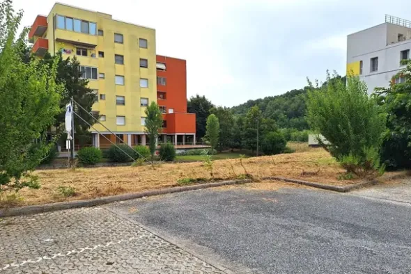 #24078 Area edificabile di 1227 mq in zona residenziale