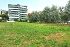 #24076 Area edificabile di 765 mq in zona residenziale