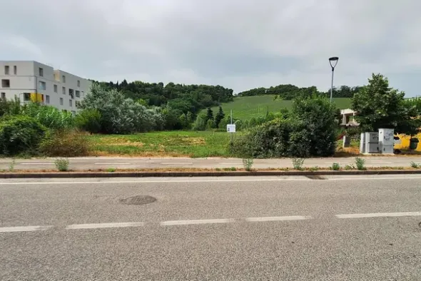 #24076 Area edificabile di 765 mq in zona residenziale