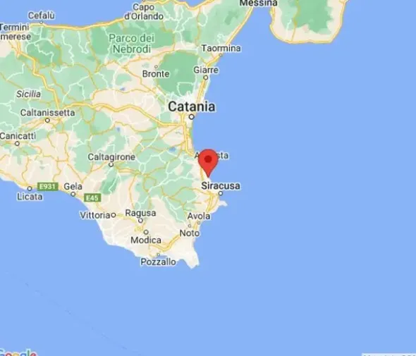 #24256 Area industriale con torre di raffreddamento