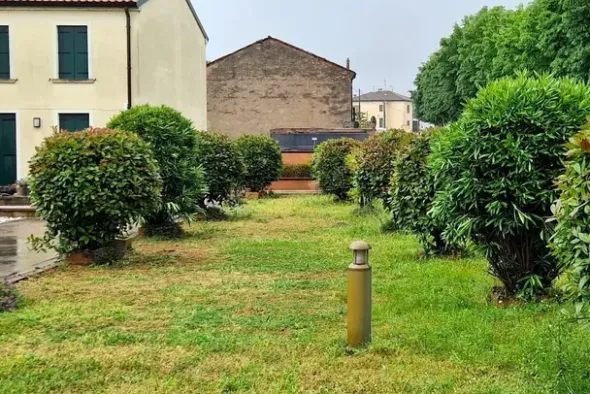 #23780 Area urbana adibita a giardino condominiale