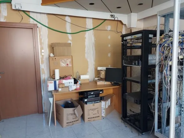 2#8257 Armadi server rack e componenti elettroniche
