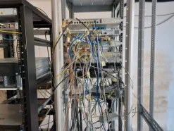 2#8257 Armadi server rack e componenti elettroniche