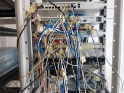 2#8257 Armadi server rack e componenti elettroniche