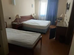 3#8402 Arredamento camere hotel