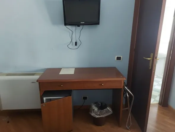 4#8402 Arredamento camere hotel