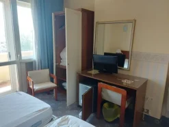 4#8402 Arredamento camere hotel