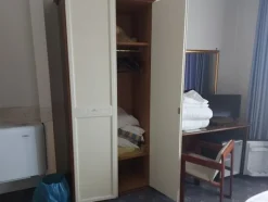 4#8402 Arredamento camere hotel