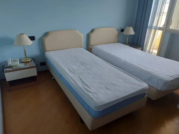 4#8402 Arredamento camere hotel