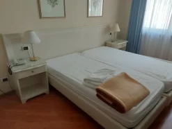 4#8402 Arredamento camere hotel