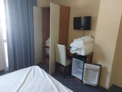4#8402 Arredamento camere hotel