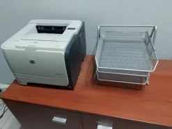 46#8179 Arredamento da ufficio e macchine elettroniche