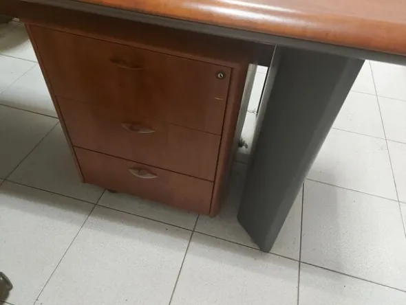 46#8179 Arredamento da ufficio e macchine elettroniche