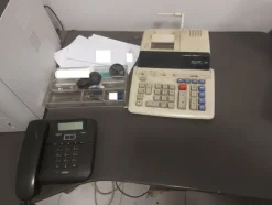 46#8179 Arredamento da ufficio e macchine elettroniche