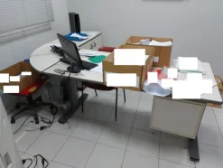 46#8179 Arredamento da ufficio e macchine elettroniche