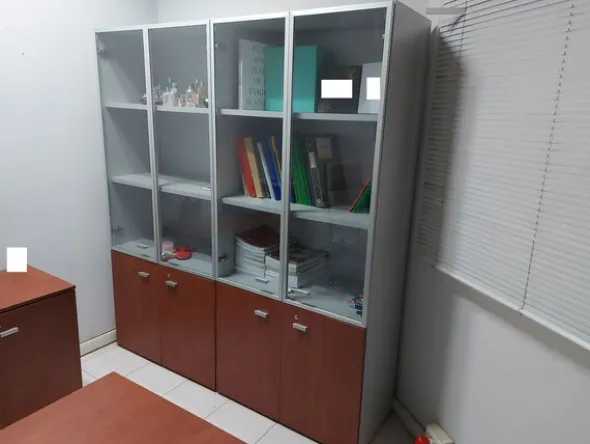 46#8179 Arredamento da ufficio e macchine elettroniche