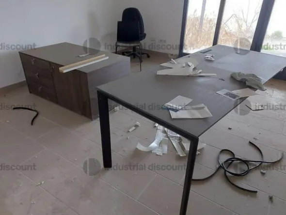 1#9057 Arredamento da ufficio e per abitazione