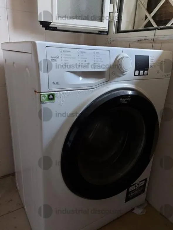 1#9057 Arredamento da ufficio e per abitazione