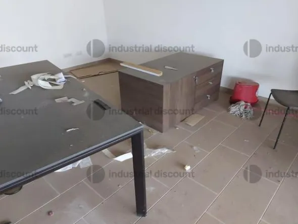 1#9057 Arredamento da ufficio e per abitazione