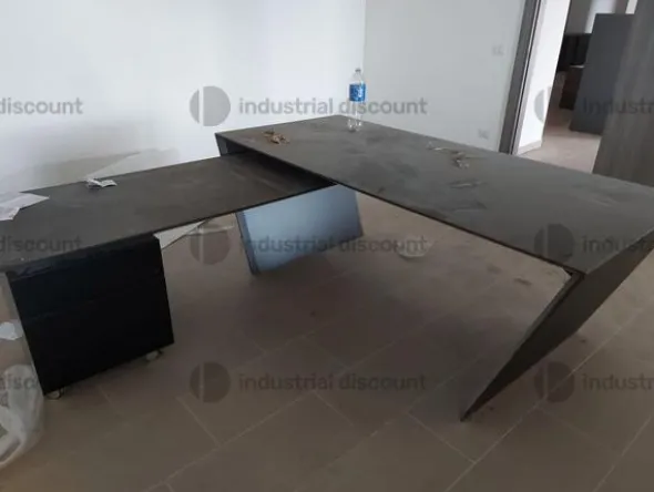 1#9057 Arredamento da ufficio e per abitazione