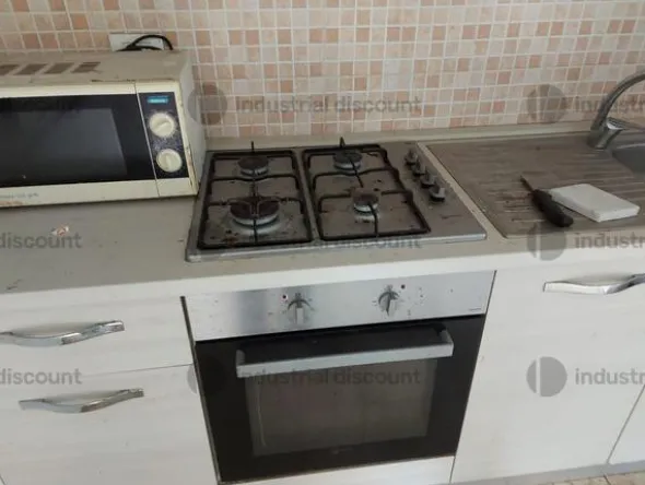 1#9057 Arredamento da ufficio e per abitazione