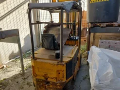 7#7555 Arredamento e attrezzature