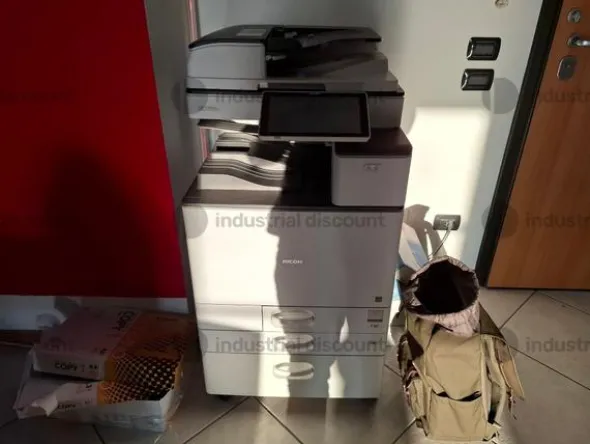 3#9018 Arredamento e attrezzature da ufficio