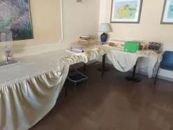 2#8402 Arredamento e attrezzature da bar di albergo
