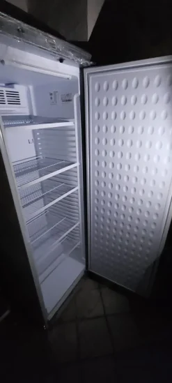 Arredamento e attrezzature per bar