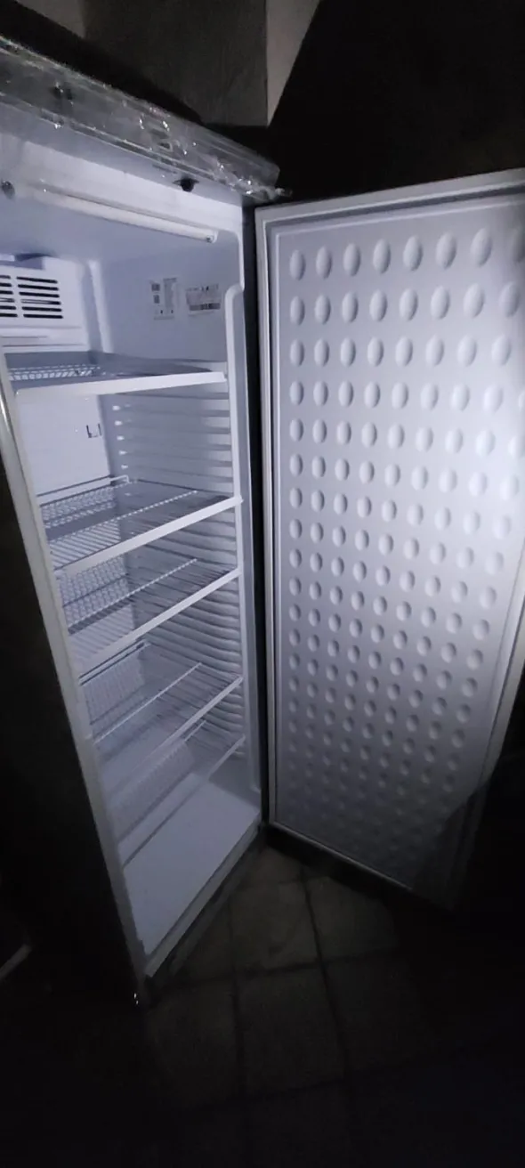 Arredamento e attrezzature per bar