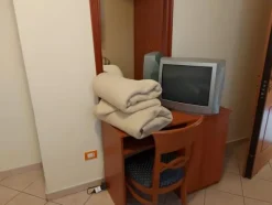 1#8644 Arredamento e beni per struttura turistico alberghiera