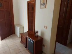 1#8644 Arredamento e beni per struttura turistico alberghiera