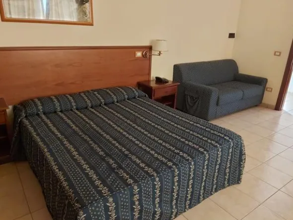 1#8644 Arredamento e beni per struttura turistico alberghiera