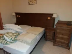 1#8644 Arredamento e beni per struttura turistico alberghiera