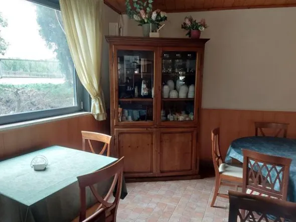 1#8644 Arredamento e beni per struttura turistico alberghiera