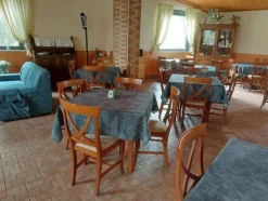 1#8644 Arredamento e beni per struttura turistico alberghiera
