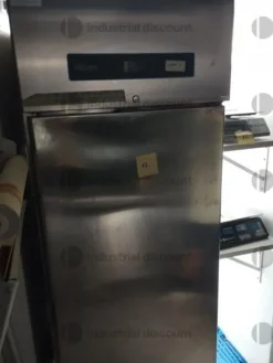 2#8919 Arredamento ed accessori laboratorio pasticceria