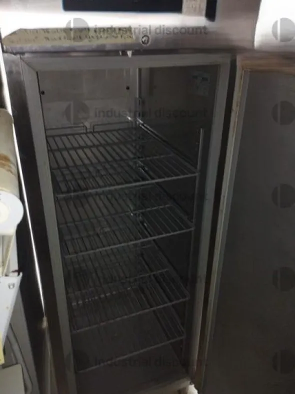 2#8919 Arredamento ed accessori laboratorio pasticceria