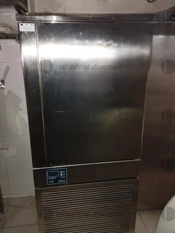 2#8919 Arredamento ed accessori laboratorio pasticceria