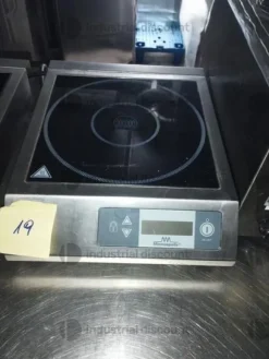 2#8919 Arredamento ed accessori laboratorio pasticceria