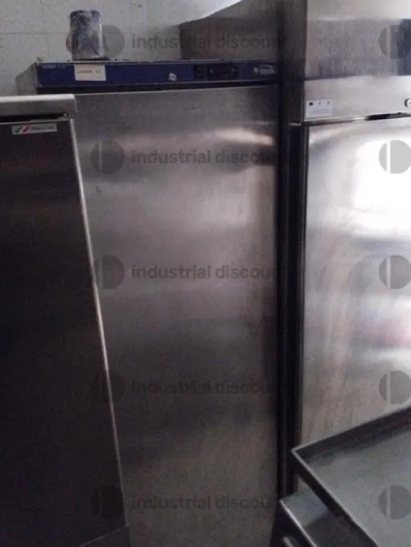 2#8919 Arredamento ed accessori laboratorio pasticceria