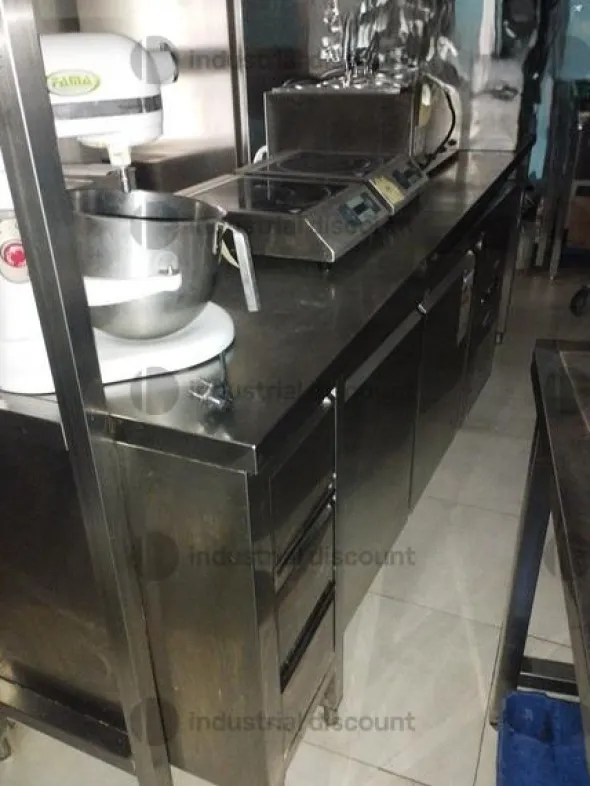 2#8919 Arredamento ed accessori laboratorio pasticceria
